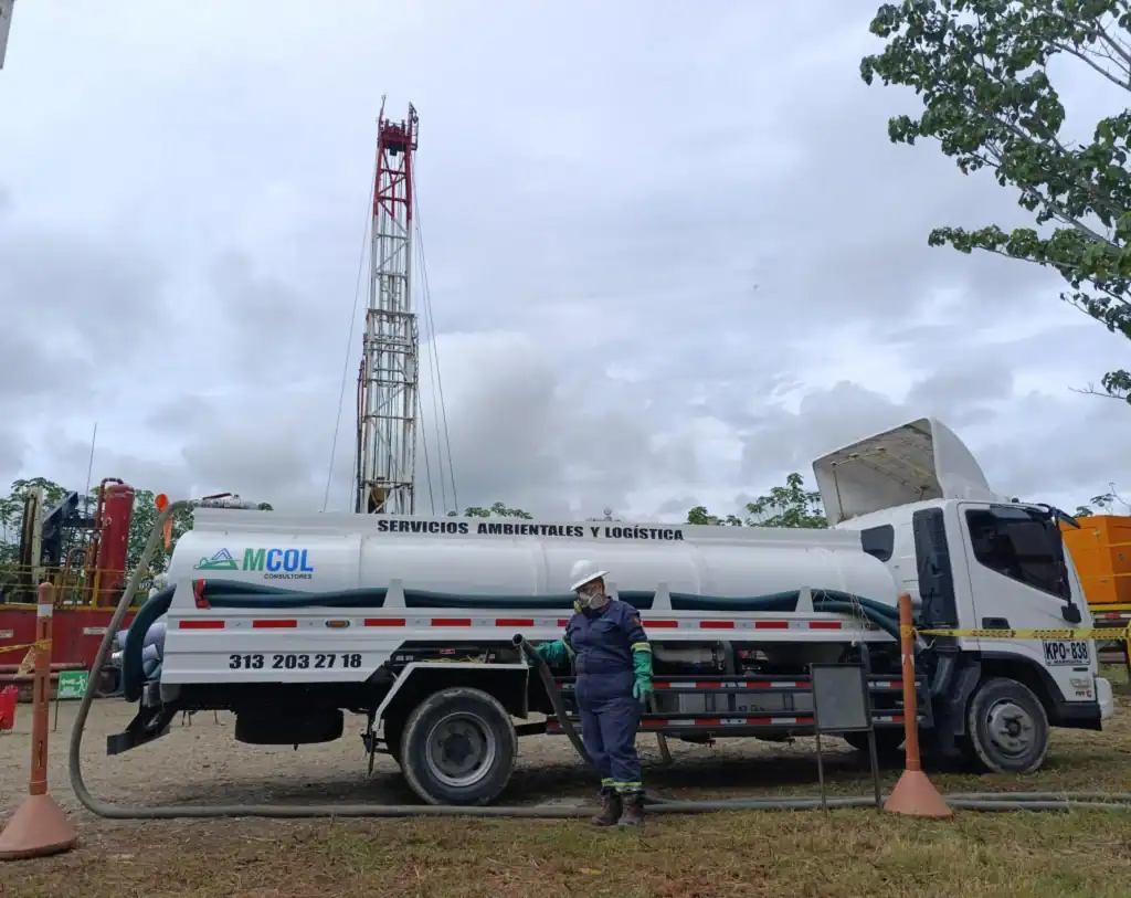 camion-cisterna-extincion-incendios-sustancias peligrosos-consultores